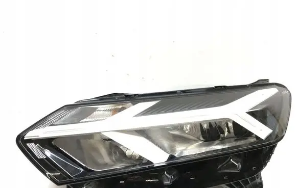 Dacia Sandero Headlight/headlamp 260602561R