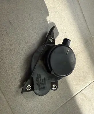 Mercedes-Benz Vito Viano W639 Oil breather separator A6110160334 6110160334
