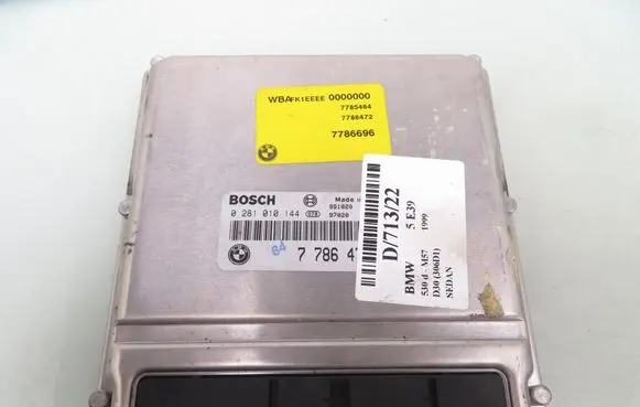 BMW 5 E39 Engine control unit/module 0281010144