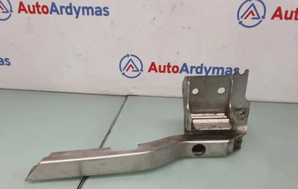 BMW 5 F10 F11 Radiator mount bracket 7186514 51117186514 7207152
