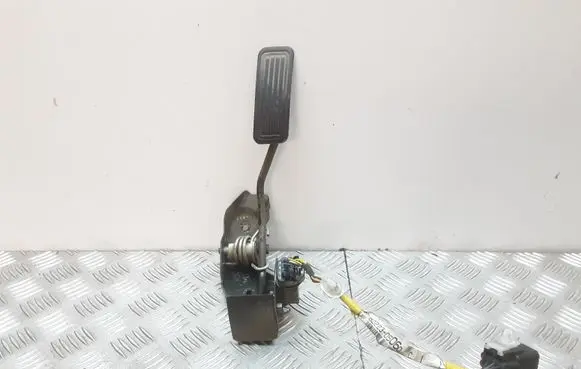Toyota Avensis T250 Accelerator throttle pedal 7811135030 8222305060