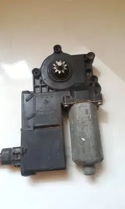 Opel Calibra Central locking motor 90355080 3135105714