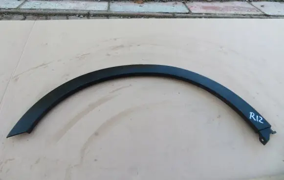 Suzuki SX4 S-Cross Rear arch trim 77251-61M0