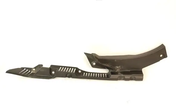 Volvo XC60 Fender mounting bracket 32216110