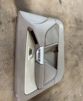 Volvo XC90 Front door card panel trim 1132331 1343687 39995410
