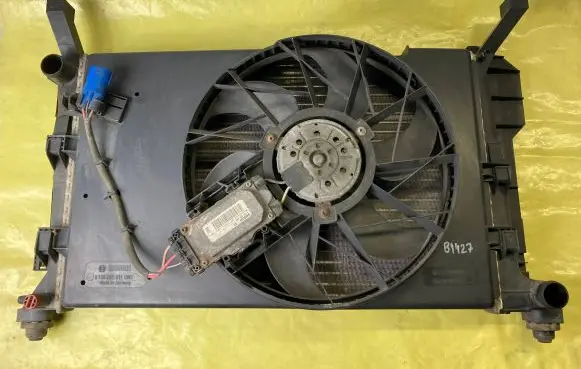 Mercedes-Benz B W245 Coolant radiator A1695002493 1137328294 A1695000303