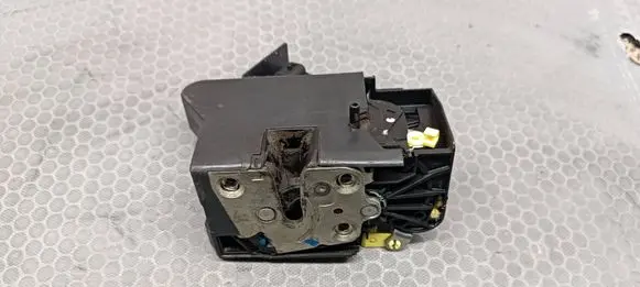 Dacia Sandero II Rear door lock 825033585RF