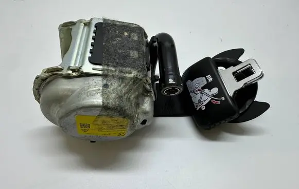 Audi Q7 4M Third row seat belt 4M0857811B 061677 4M0857738A