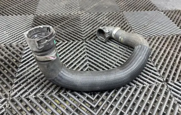 Alfa Romeo Stelvio Engine coolant pipe/hose 50548265
