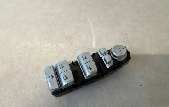 BMW 7 G11 G12 Electric window control switch 9382502