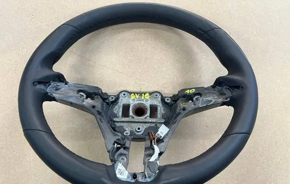 Mercedes-Benz B W247 Steering wheel 6474117