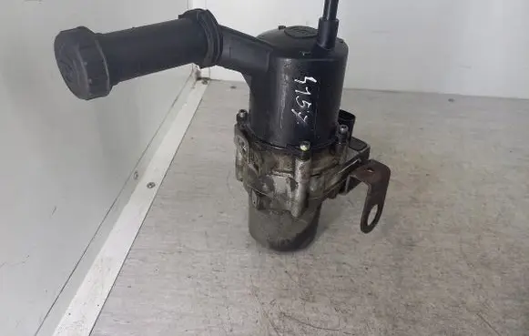 Citroen C4 I Power steering pump 