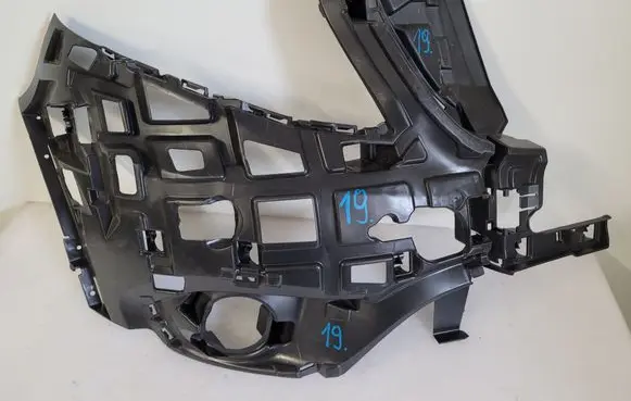 Mercedes-Benz Vito Viano W447 Front bumper mounting bracket A4478800701