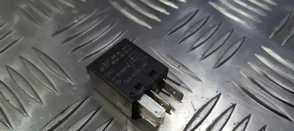 Volkswagen PASSAT B6 Other relay 7M0951253C 95VW10K705EA