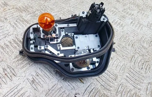Citroen C4 Cactus Tail light bulb cover holder 