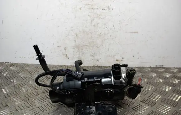 KIA Sorento Fuel filter housing 