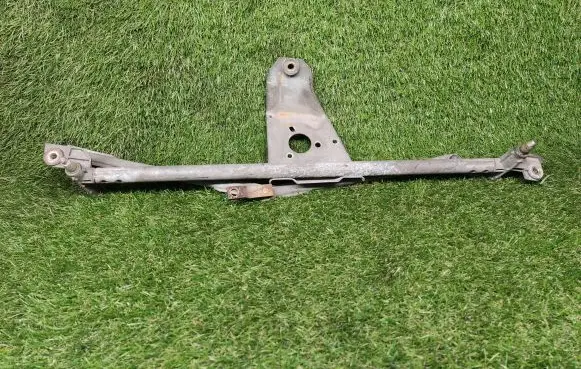 Volkswagen Golf III Front wiper linkage 1H1955603