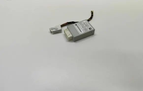 BMW 5 E60 E61 Air suspension control unit module (rear) 37146769834 6769834 3714676983401