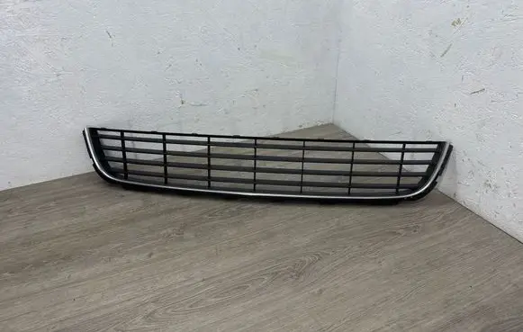Volkswagen Golf VI Front bumper lower grill 5K0853677