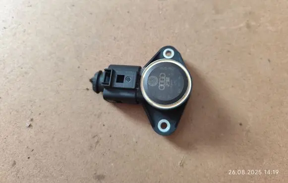 Volkswagen Golf V Sensor 03C907386B