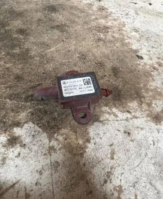 Mercedes-Benz E W213 Airbag deployment crash/impact sensor A2139051500 5WK44941 16101100696