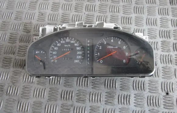 Mitsubishi Galant Speedometer (instrument cluster) MR216546