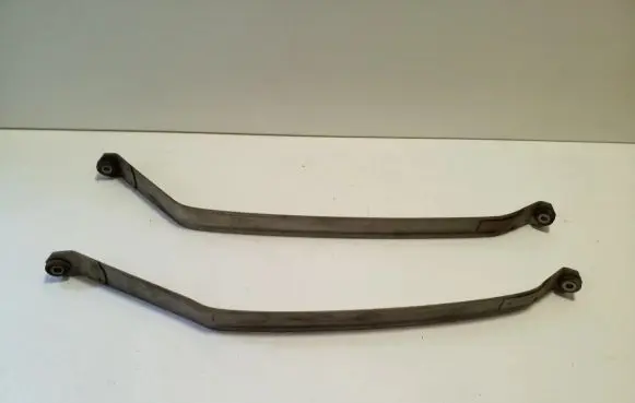 Fuel tank mounting bracket