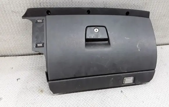 Volvo V50 Glove box set 8626141