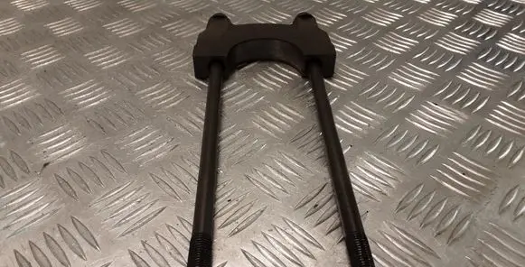 Volkswagen Touareg I Crankshaft Holder 