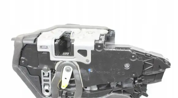 BMW 1 F40 Front door lock 9451628