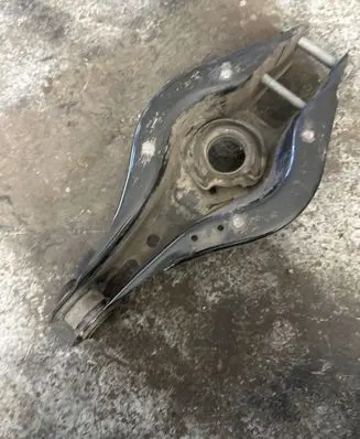 Rear upper control arm/wishbone
