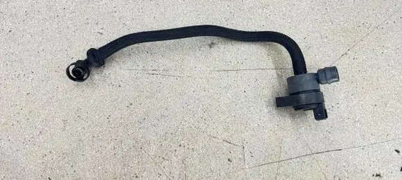 BMW M6 Fuel line pipe 7847243 13907847243