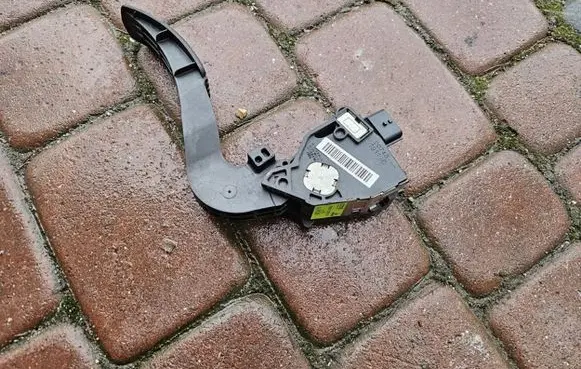Renault Megane IV Accelerator throttle pedal 180020000R