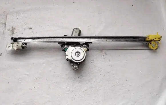Renault Trafic I Front door window regulator with motor 37103001