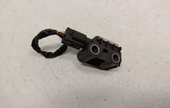 BMW X5 E70 Airbag deployment crash/impact sensor 9152262 65779152262