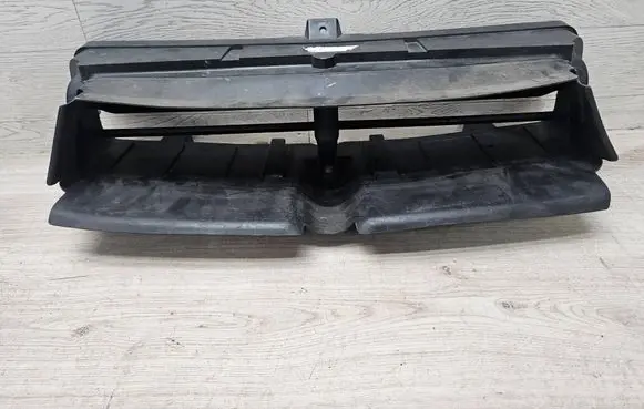 BMW 1 E81 E87 Intercooler air guide/duct channel 7174452