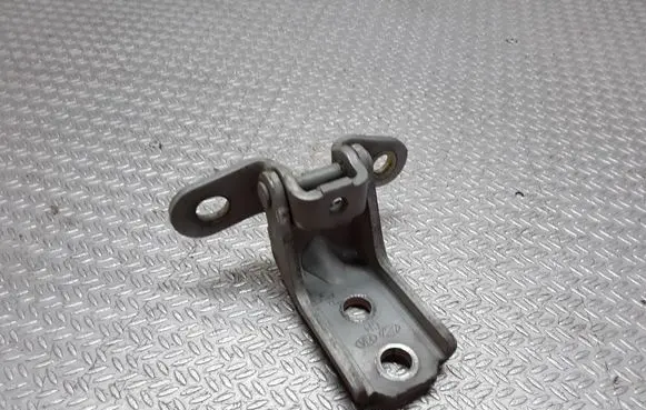 Hyundai Santa Fe Front door upper hinge