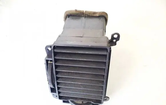 Hyundai Getz Dash center air vent grill