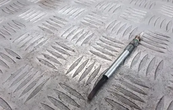 Peugeot 308 Glow plug 9683195280