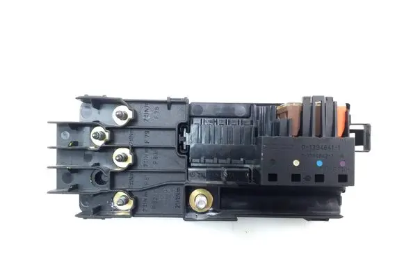 Mercedes-Benz R W251 Fuse module A2115452601