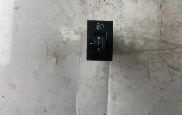 Hyundai Matrix Headlight level height control switch 9337017000