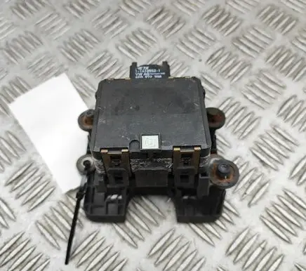 Volkswagen PASSAT B8 Distronic sensor radar 3Q0907561D 3Q0907572C