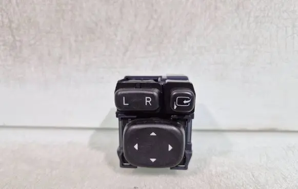 Toyota Avensis T270 Wing mirror switch 183646