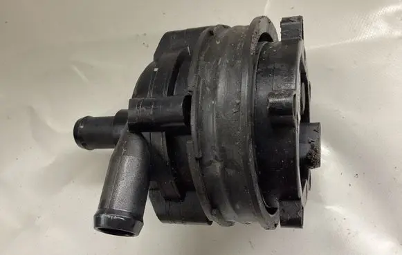 Chevrolet Bolt Electric auxiliary coolant/water pump 13597901 1240220021