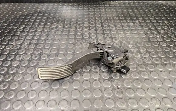 Nissan Murano Z51 Accelerator throttle pedal 180021AA0B
