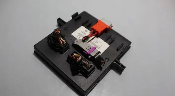 Audi A6 S6 C6 4F Central body control module 4F0907279