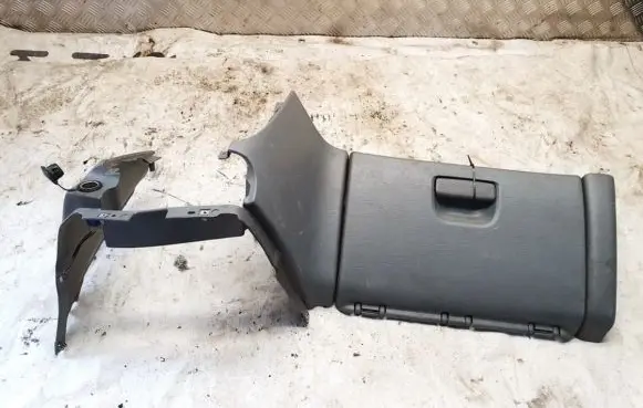 Chrysler Town & Country IV Glove box sc87trmaa 43526