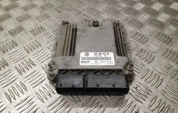Volkswagen Touran I Engine control unit/module 03G906016BQ