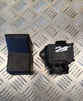 Peugeot 308 Coolant fan relay 9658508980 9653314580