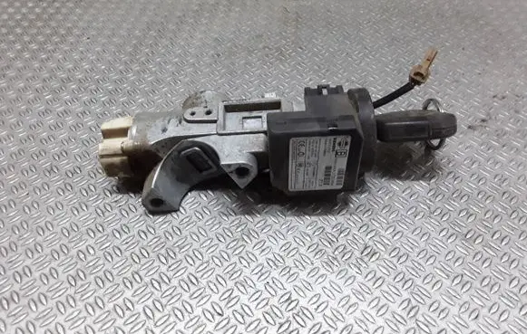 Nissan X-Trail T30 Ignition lock 28590C9902